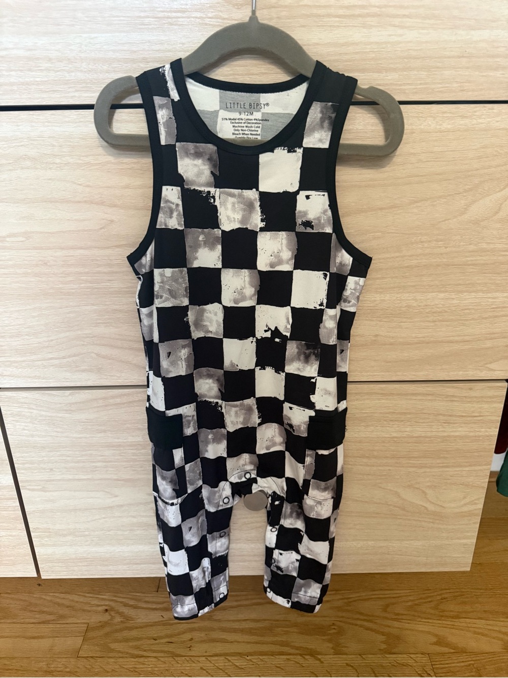 Little bipsy checkered sleeveless romper 9-12 - Picture 2 of 4